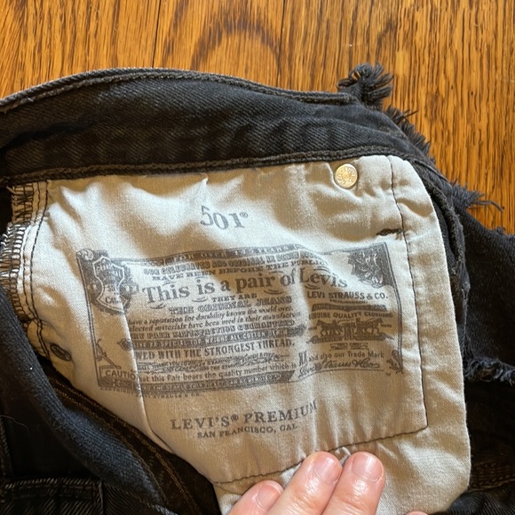 Black denim Levi’s 501 cutoff shorts - Picture 8 of 9